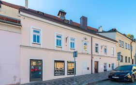 The Bookhouse, 5-Bedroom Residence By Prague Castle