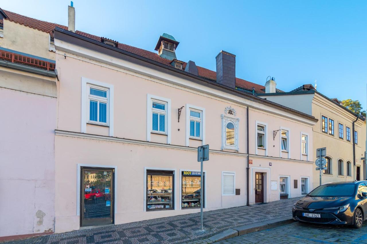 The Bookhouse, 5-Bedroom Residence By Prague Castle Exterior foto