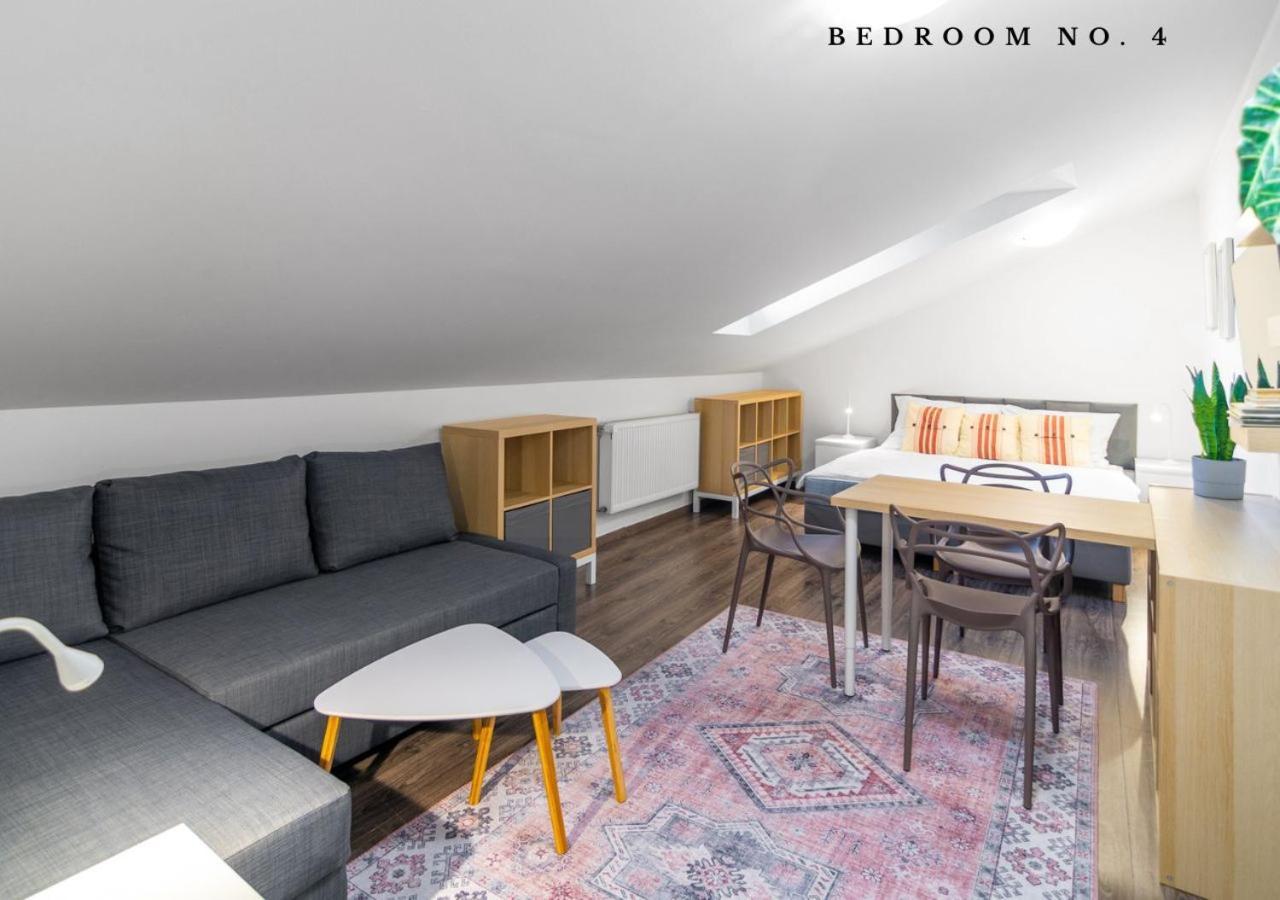 The Bookhouse, 5-Bedroom Residence By Prague Castle Exterior foto